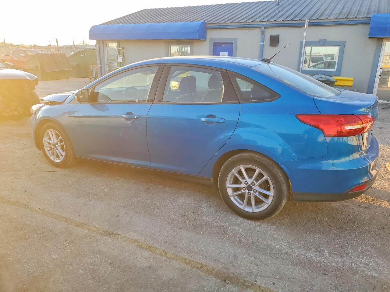 2017 FORD FOCUS SE photo 4