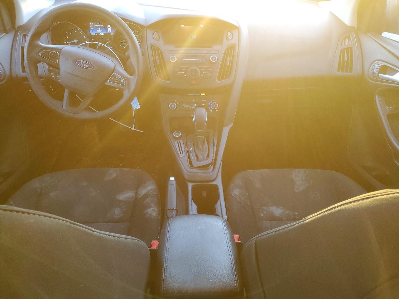 2017 FORD FOCUS SE photo 22