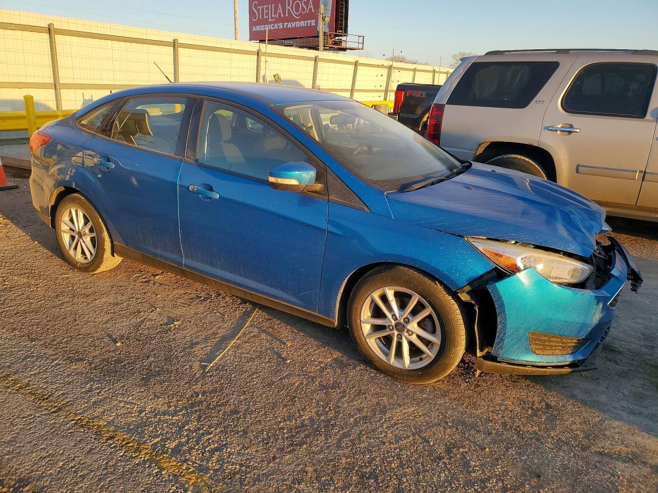 2017 FORD FOCUS SE photo 10
