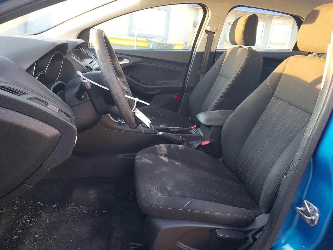 2017 FORD FOCUS SE photo 19