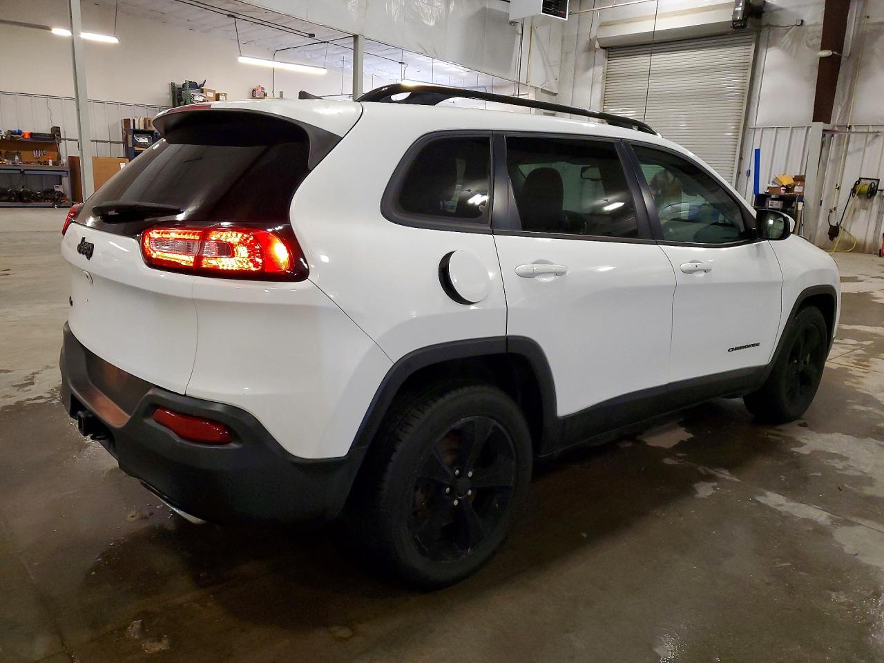 2016 JEEP CHEROKEE LATITUDE photo 5