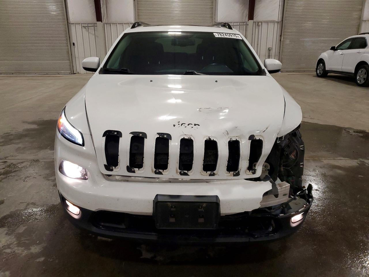 2016 JEEP CHEROKEE LATITUDE photo 9