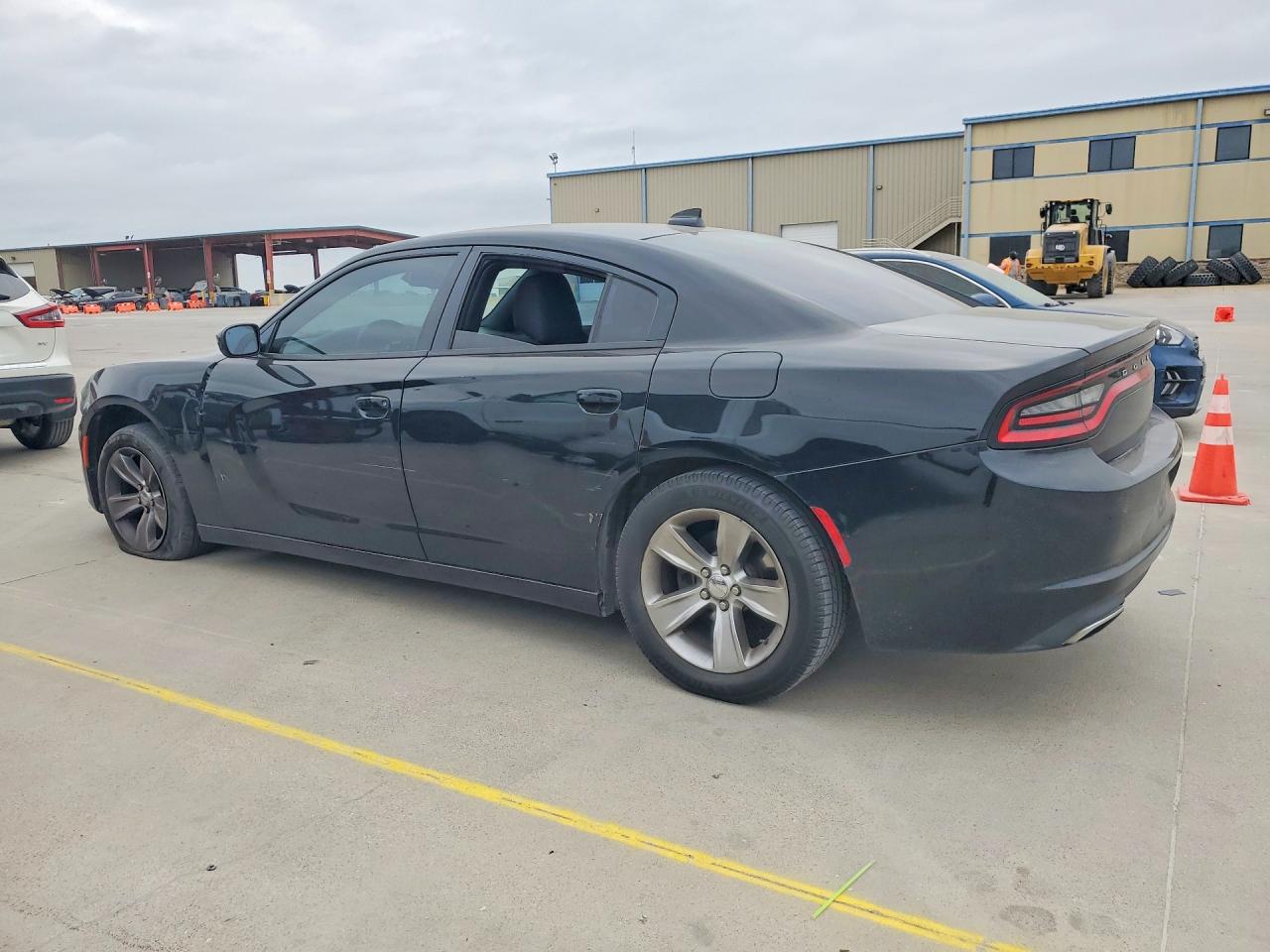 2016 DODGE CHARGER SXT photo 2