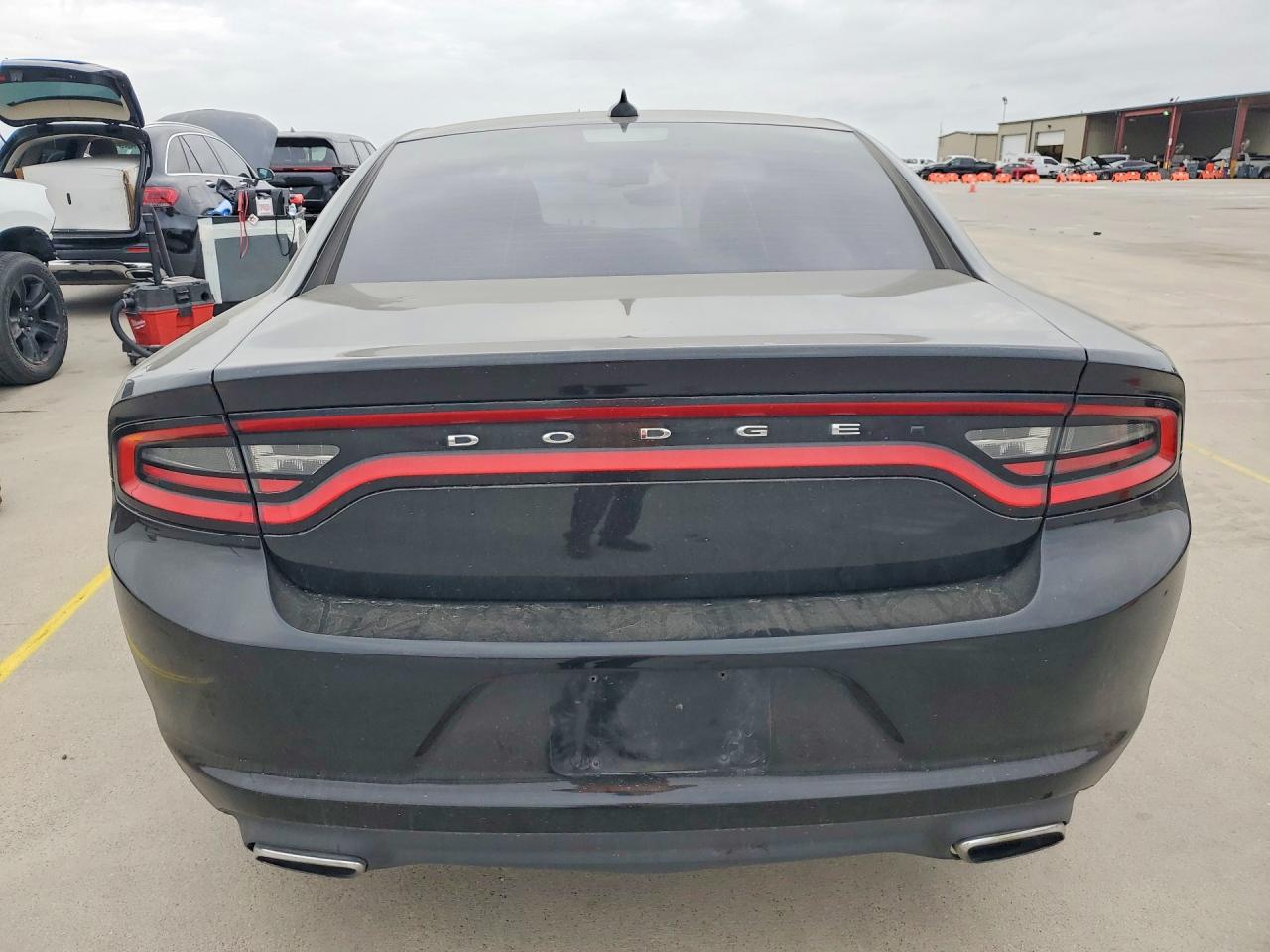 2016 DODGE CHARGER SXT photo 6