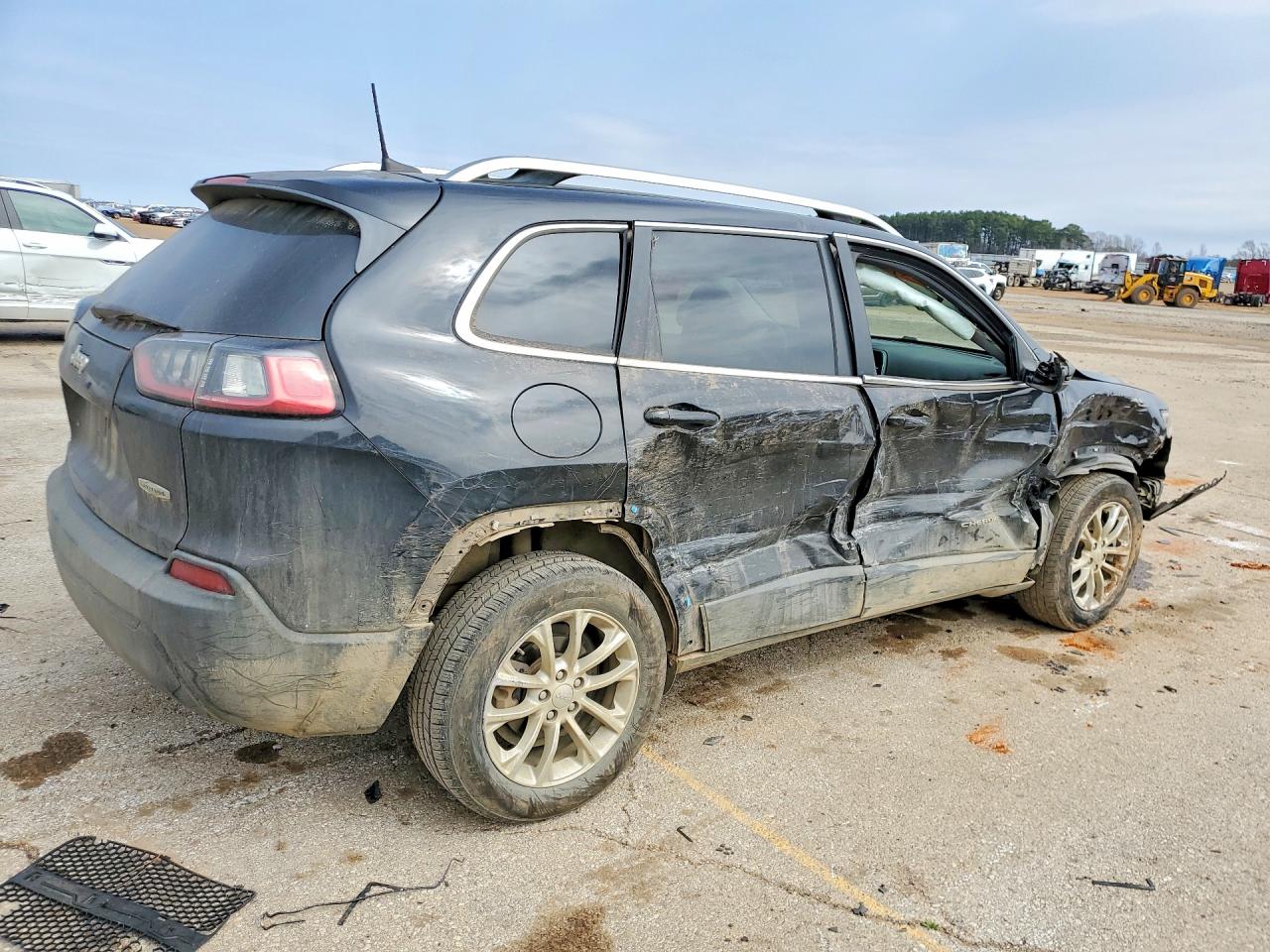 2019 JEEP CHEROKEE LATITUDE photo 5