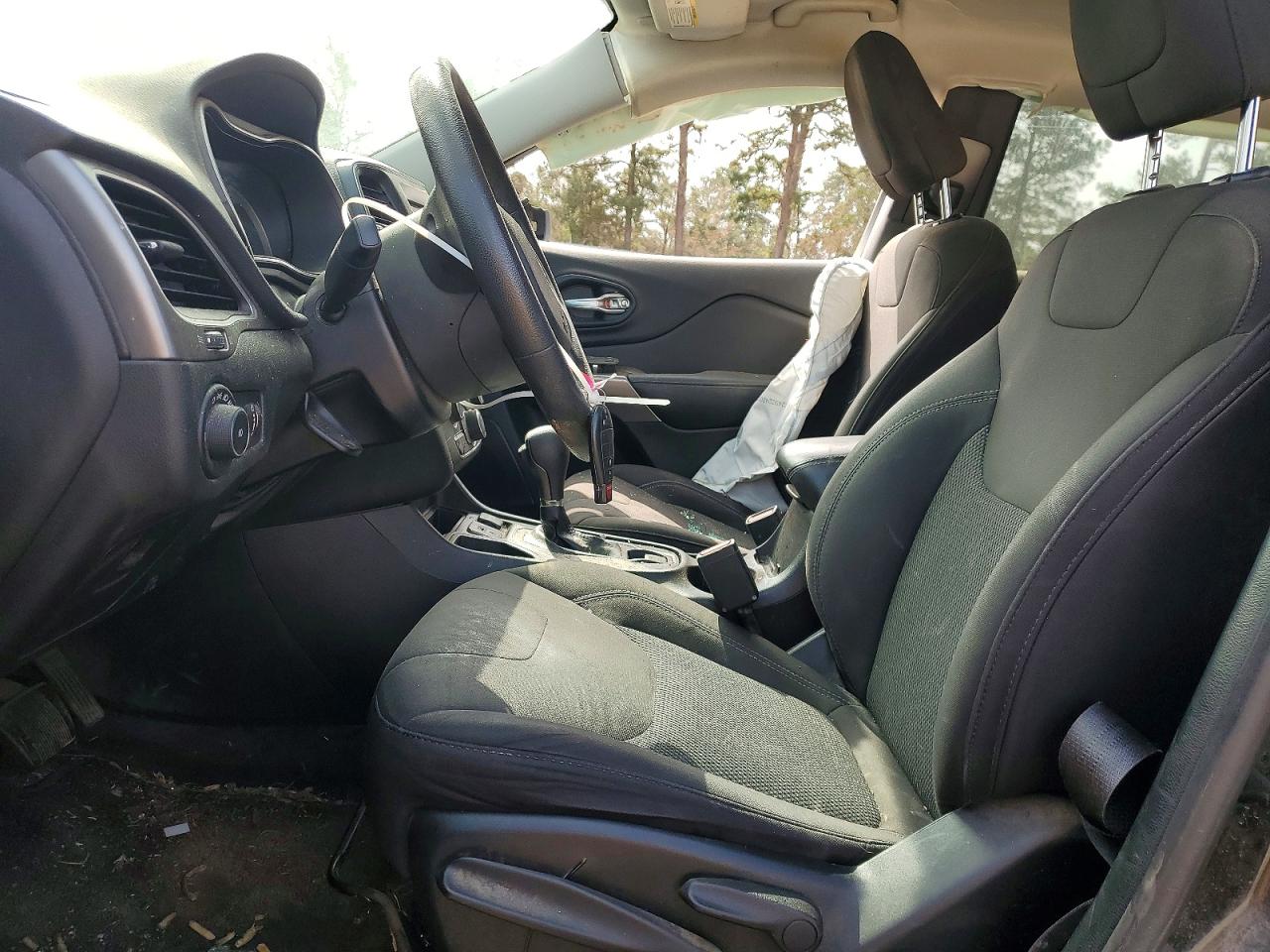 2019 JEEP CHEROKEE LATITUDE photo 13