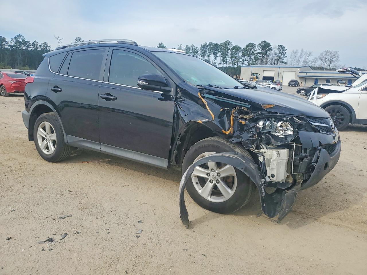 2014 TOYOTA RAV4 XLE photo 4