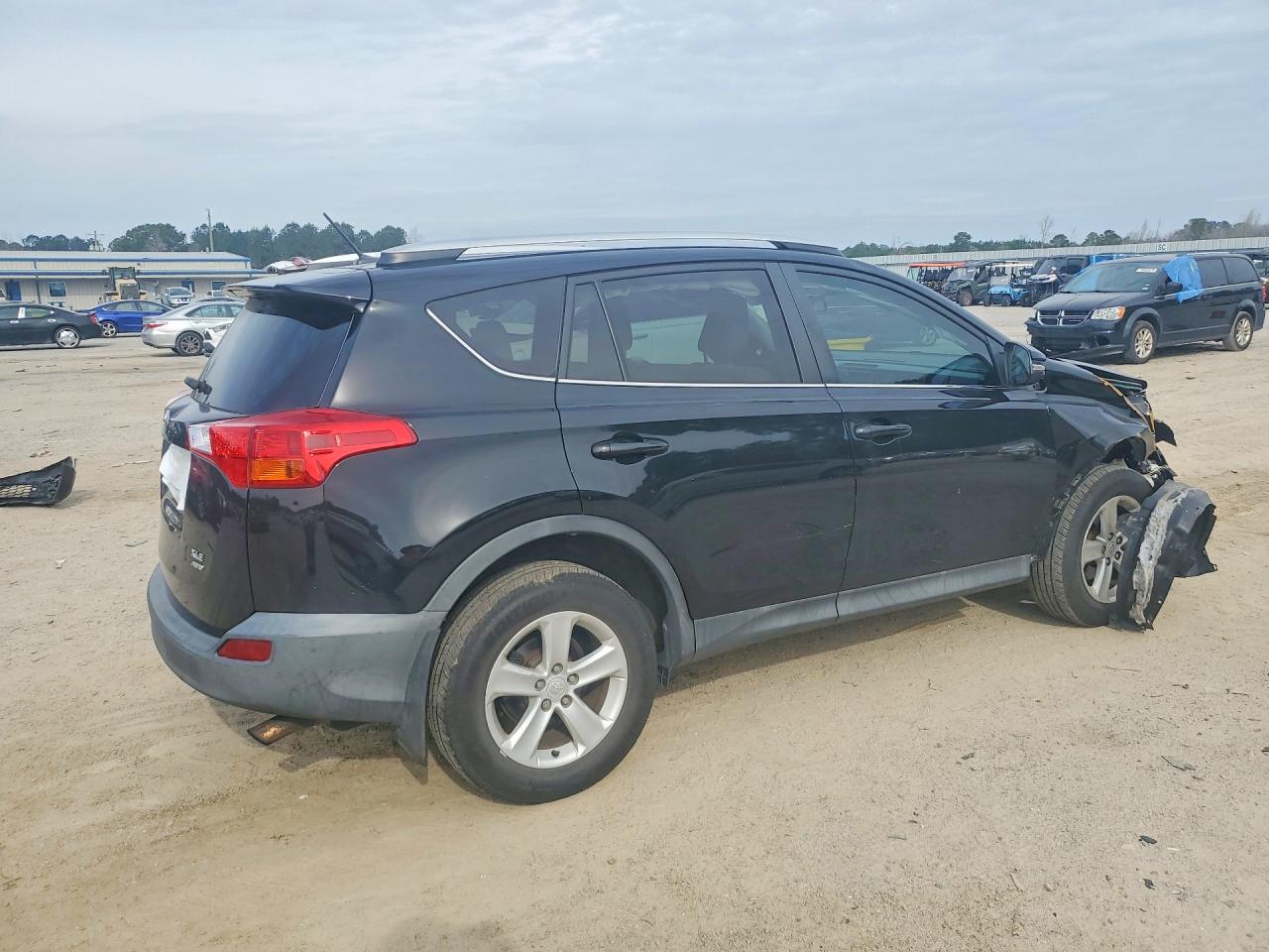 2014 TOYOTA RAV4 XLE photo 3