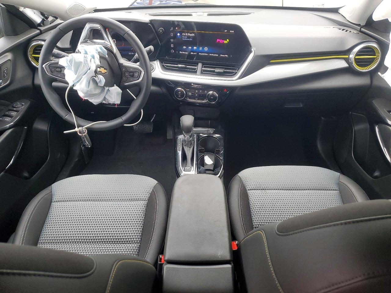 2025 CHEVROLET TRAX 1LT photo 8