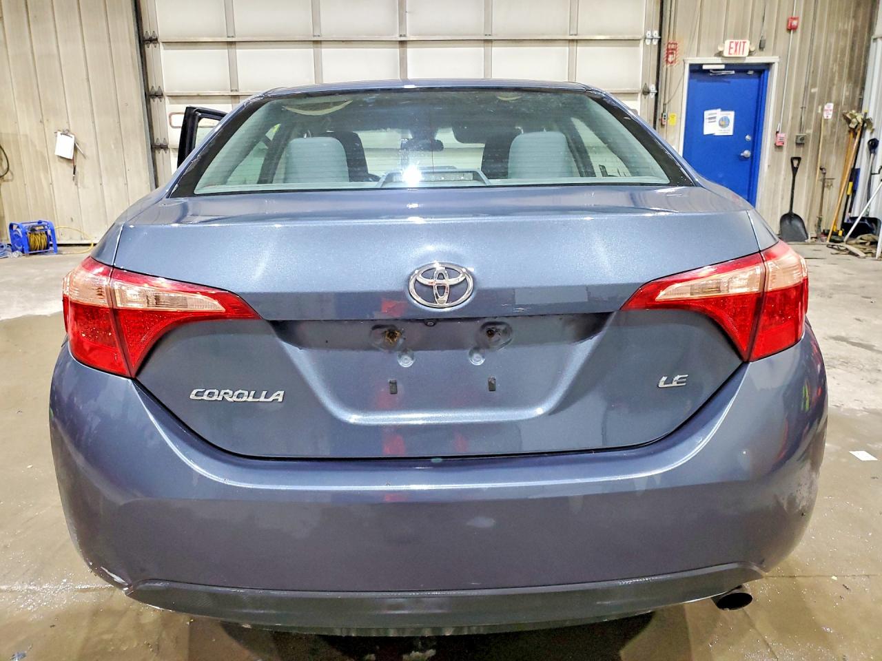 2017 TOYOTA COROLLA LE photo 11