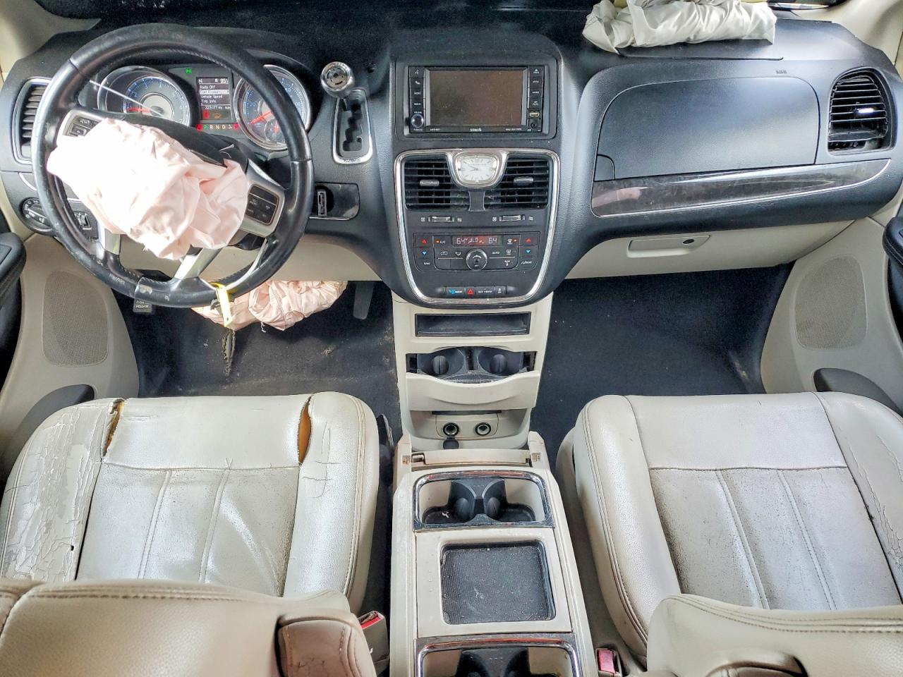 2013 CHRYSLER TOWN & COUNTRY TOURING photo 8