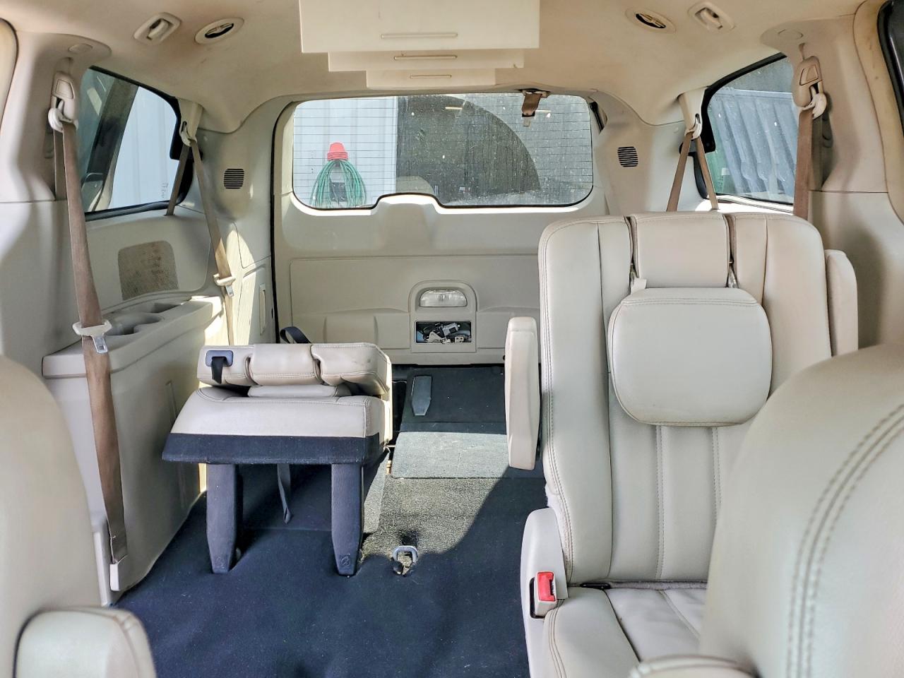 2013 CHRYSLER TOWN & COUNTRY TOURING photo 10