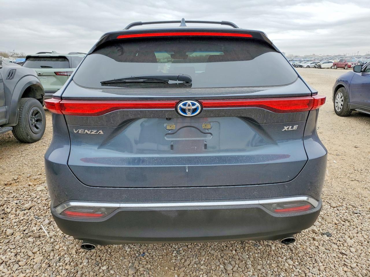 2023 TOYOTA VENZA LE photo 11