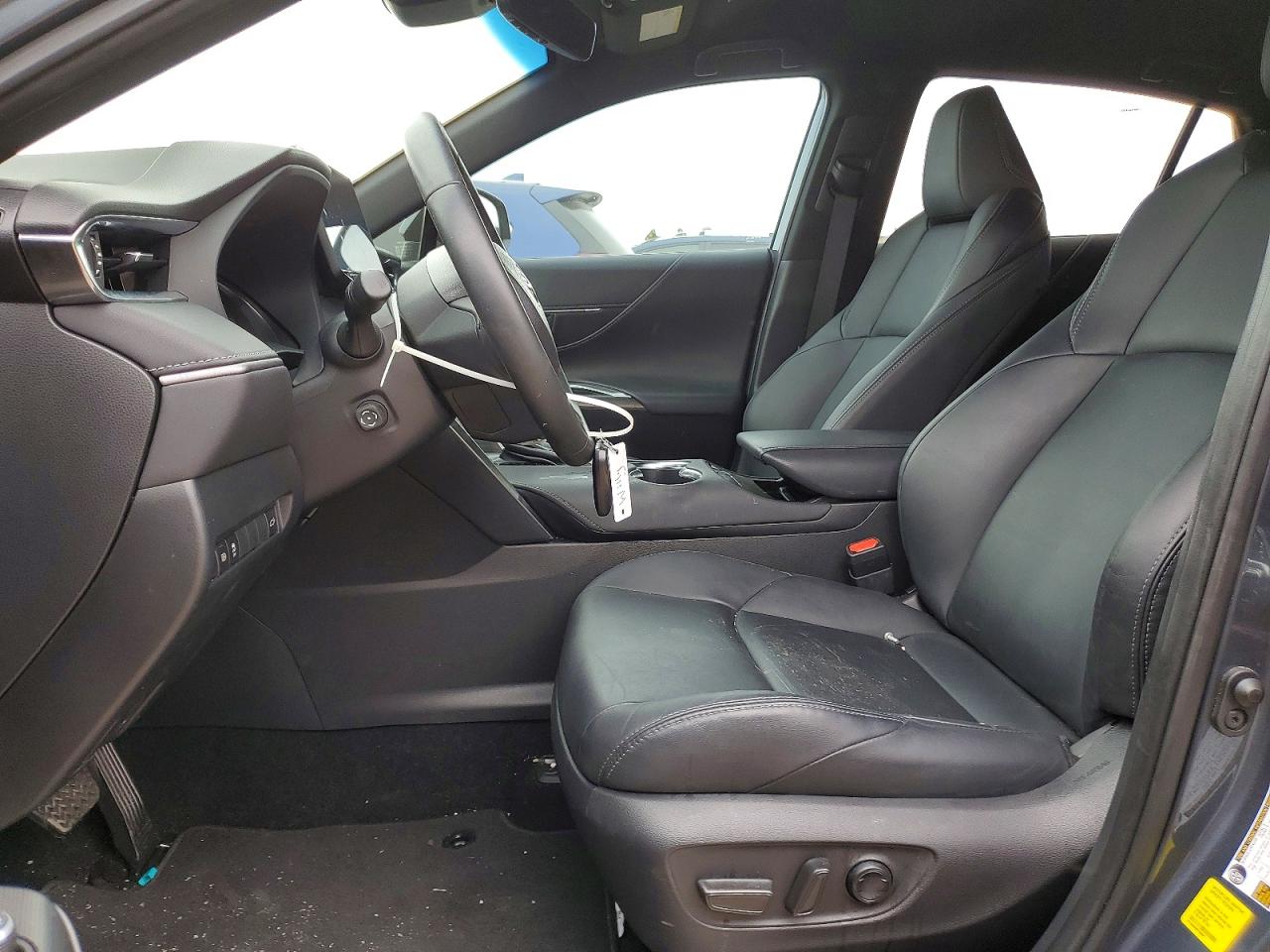 2023 TOYOTA VENZA LE photo 13