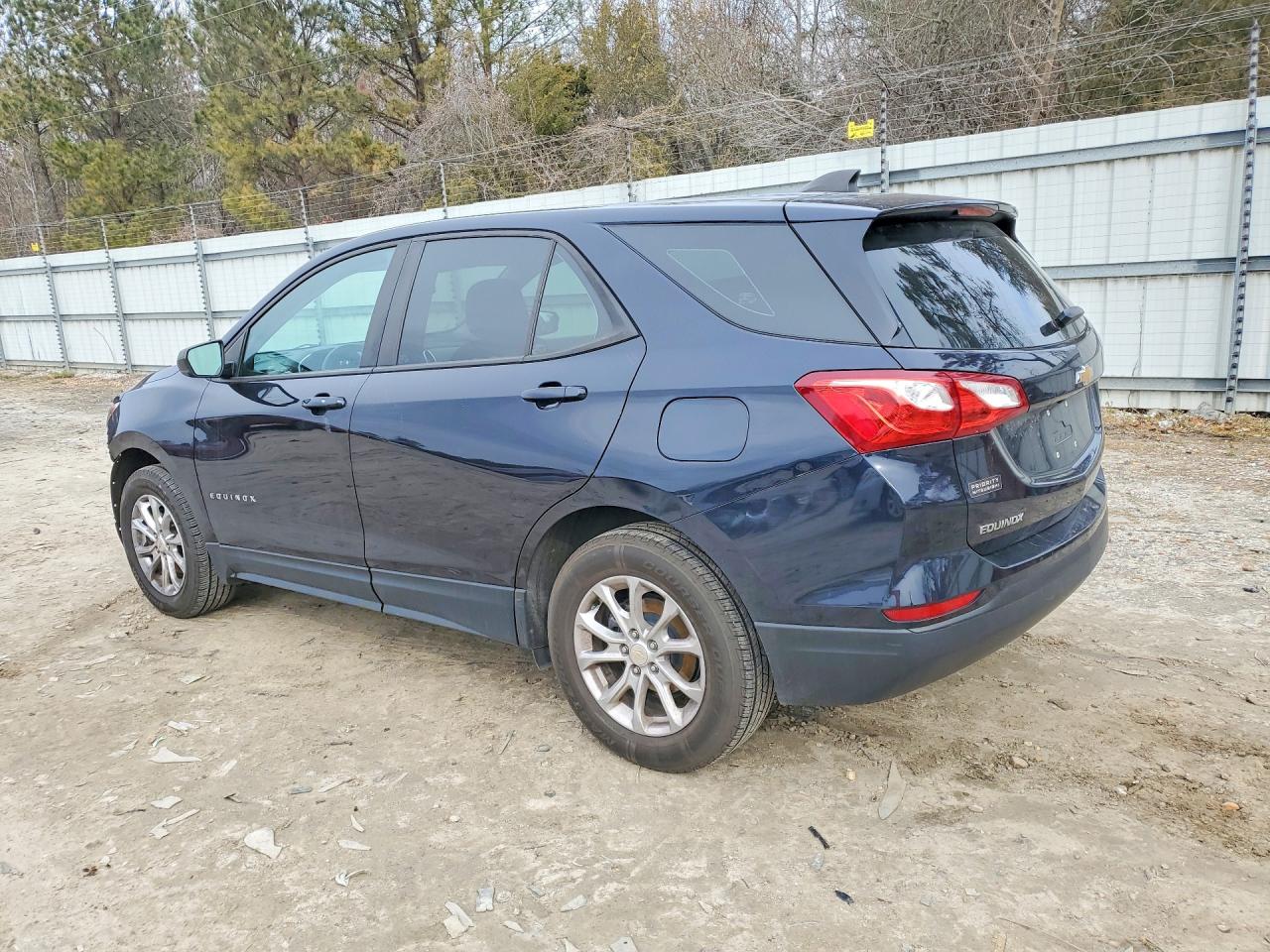 2020 CHEVROLET EQUINOX LS photo 3