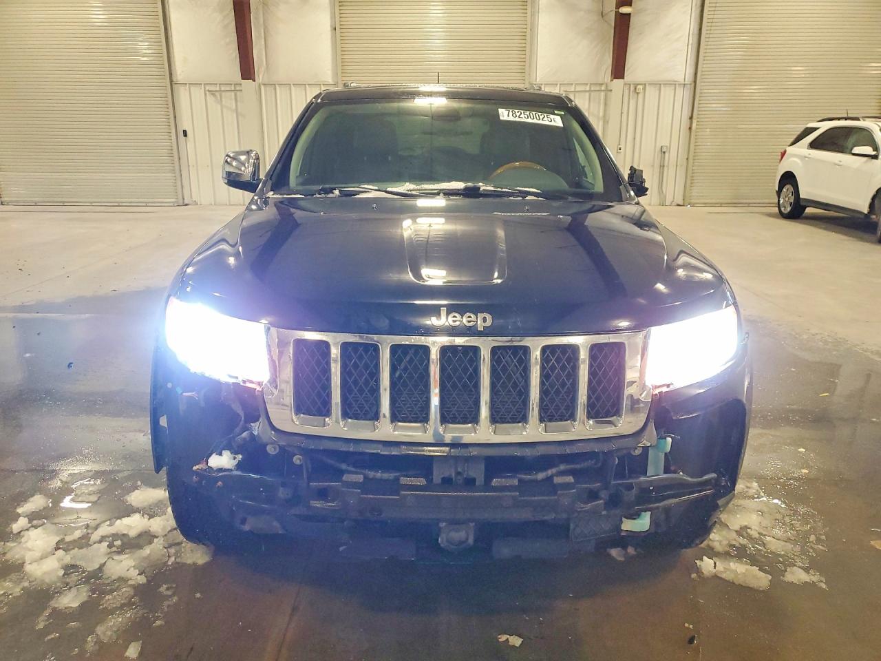 2012 JEEP GRAND CHEROKEE OVERLAND photo 5