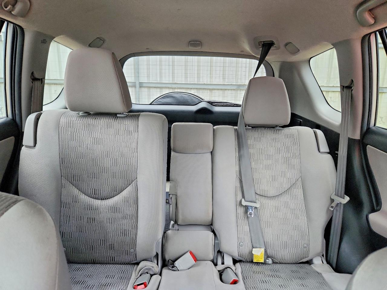 2011 TOYOTA RAV4 BASE photo 28