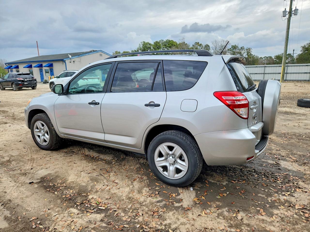 2011 TOYOTA RAV4 BASE photo 4