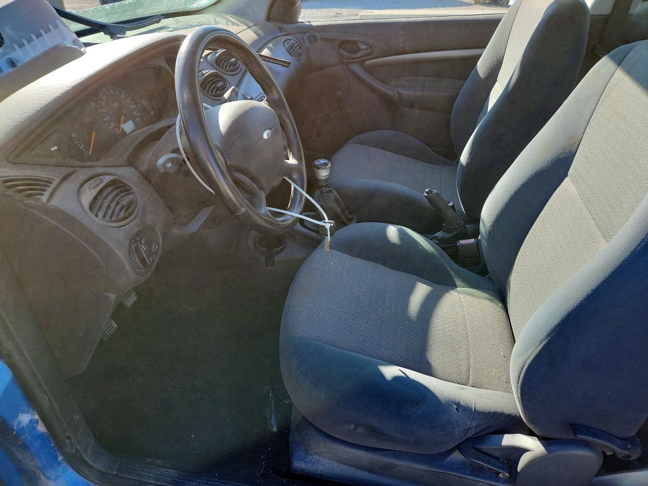 2001 FORD FOCUS ZX3 photo 7
