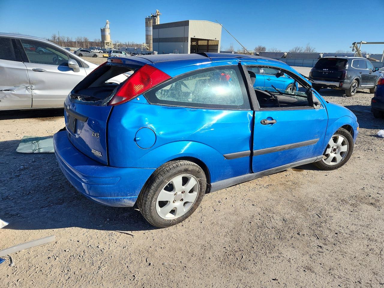 2001 FORD FOCUS ZX3 photo 3