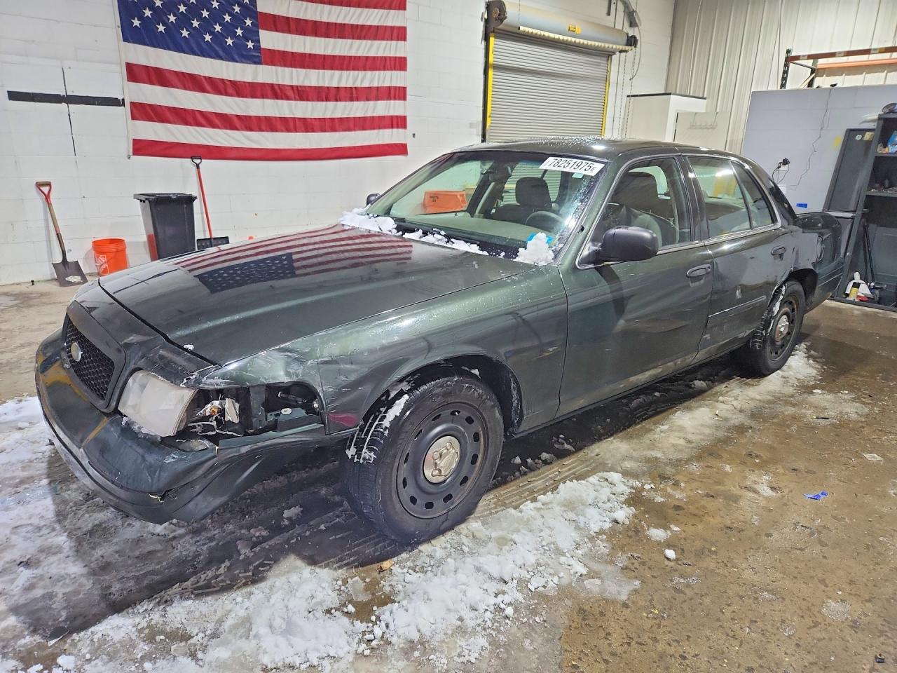 2004 FORD CROWN VICTORIA