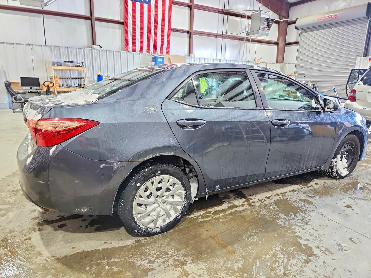 2017 TOYOTA COROLLA BASE photo 3