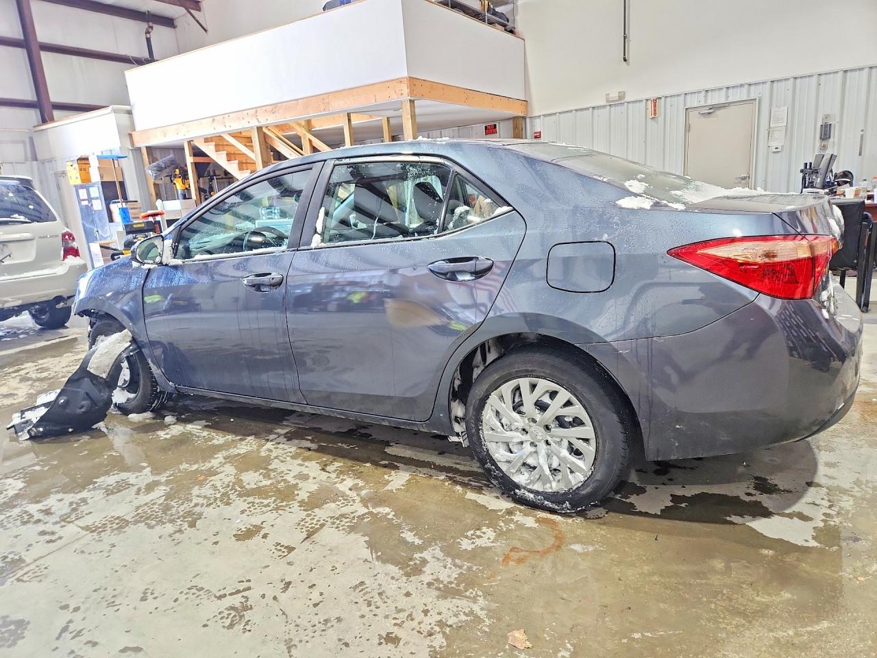 2017 TOYOTA COROLLA BASE photo 2
