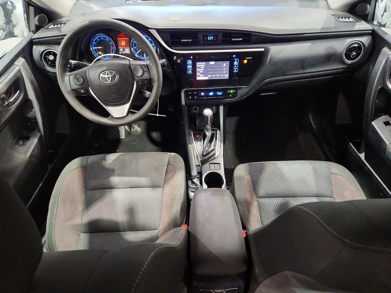 2017 TOYOTA COROLLA BASE photo 8