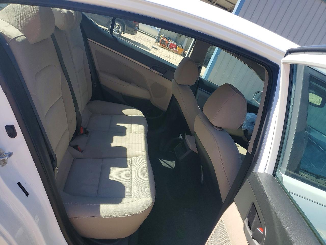 2018 HYUNDAI ELANTRA VALUE EDITION photo 28
