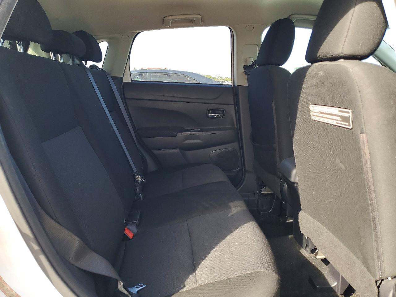 2011 MITSUBISHI OUTLANDER SPORT ES photo 11