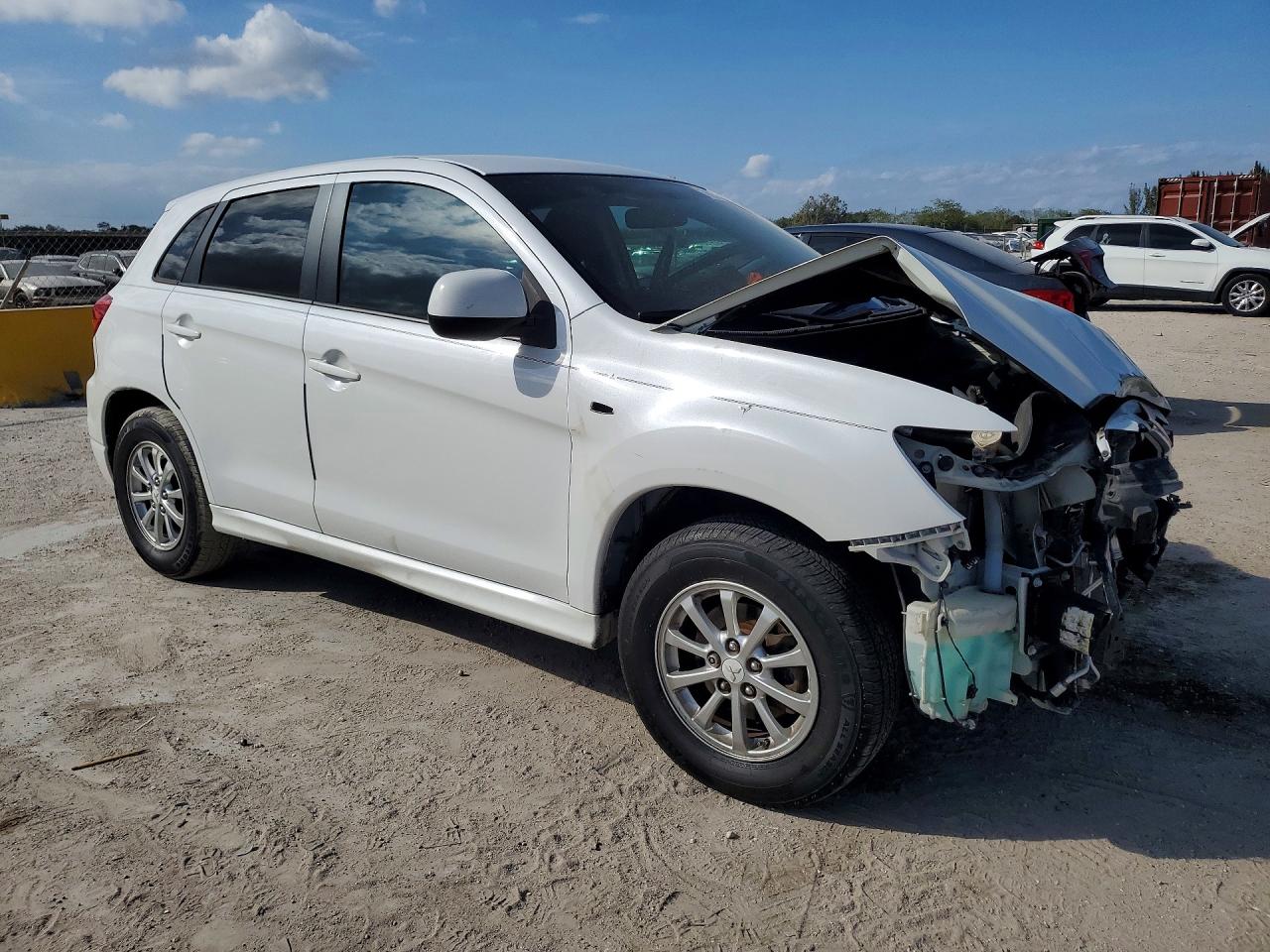 2011 MITSUBISHI OUTLANDER SPORT ES photo 4