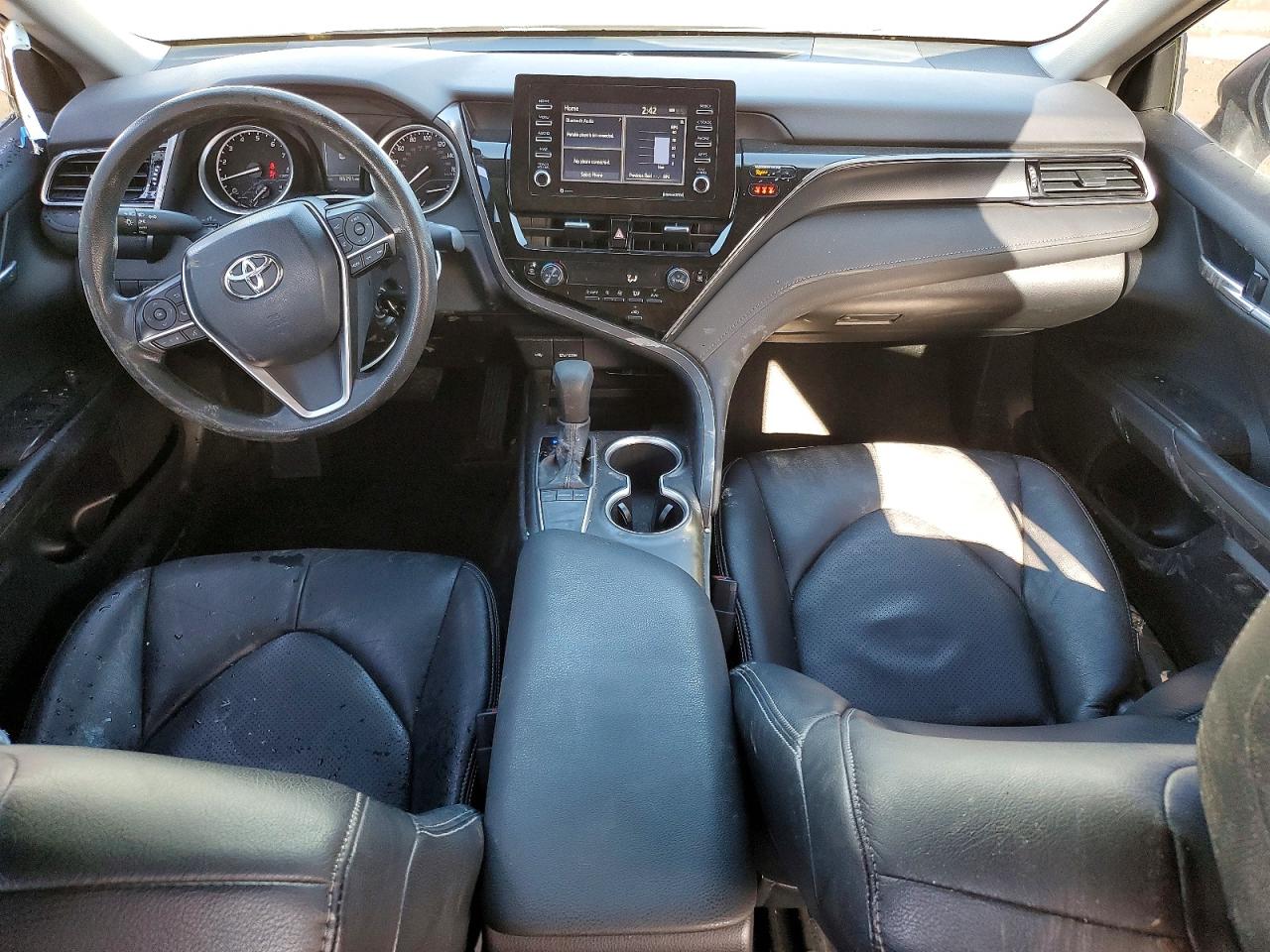 2022 TOYOTA CAMRY LE photo 15