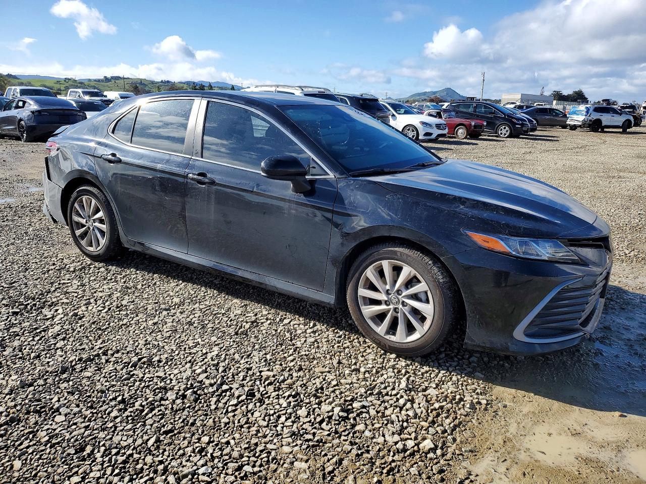 2022 TOYOTA CAMRY LE photo 7