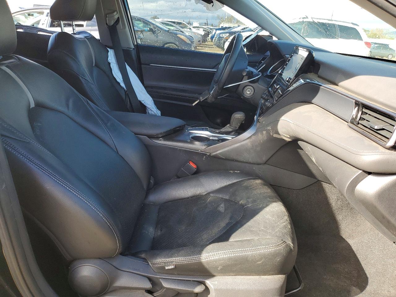 2022 TOYOTA CAMRY LE photo 13