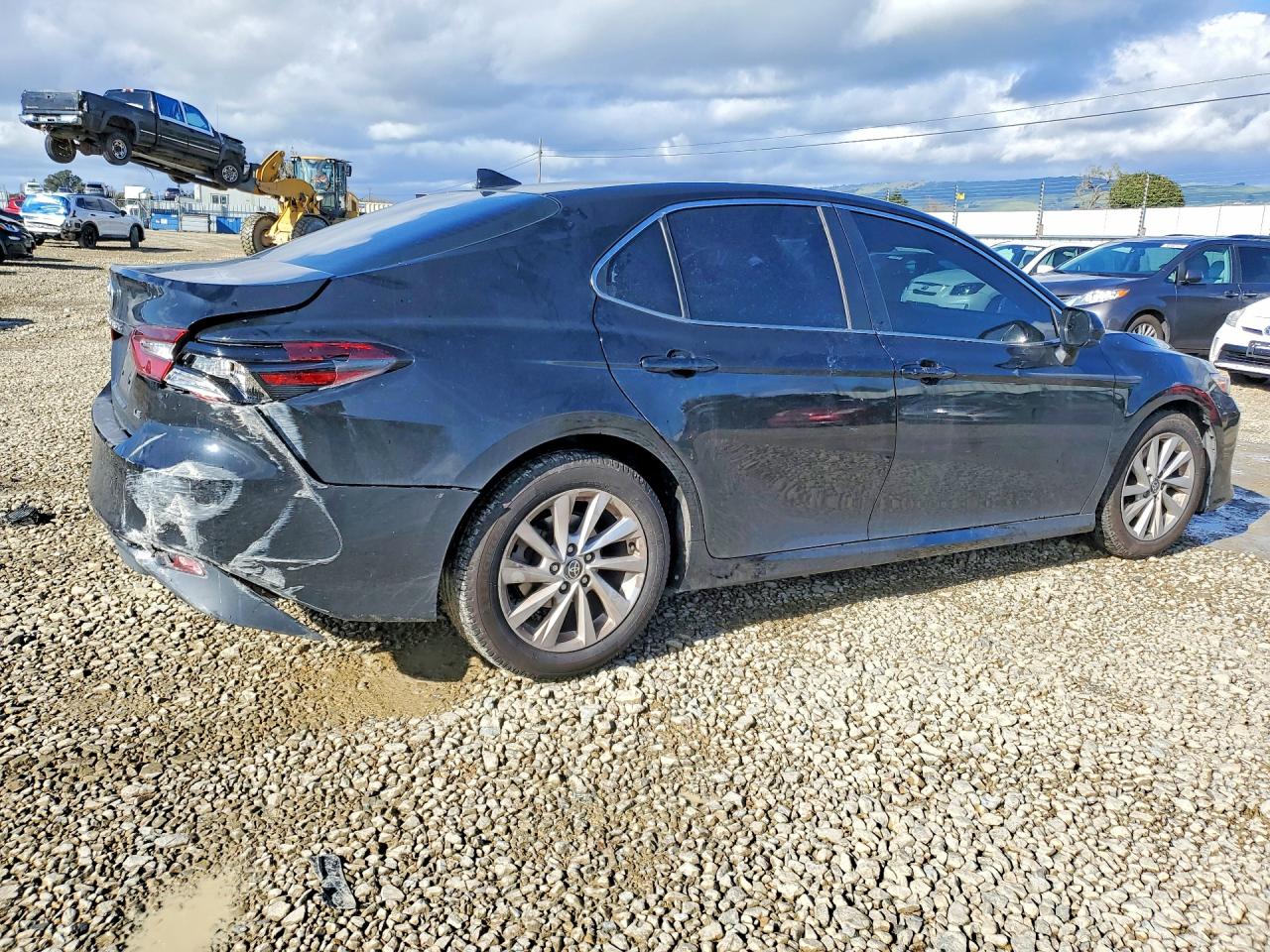 2022 TOYOTA CAMRY LE photo 5