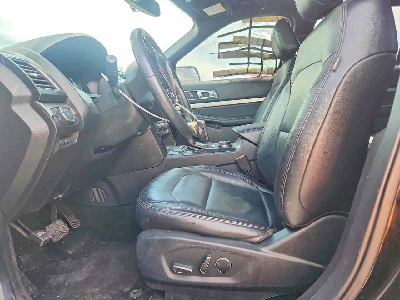 2018 FORD EXPLORER XLT photo 19