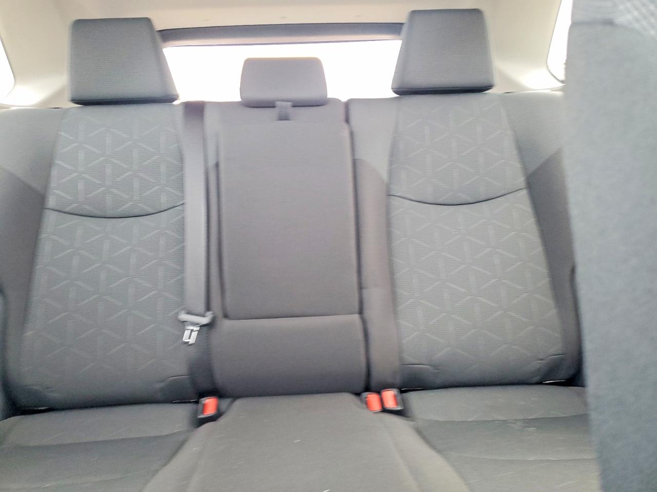 2024 TOYOTA RAV4 XLE photo 19