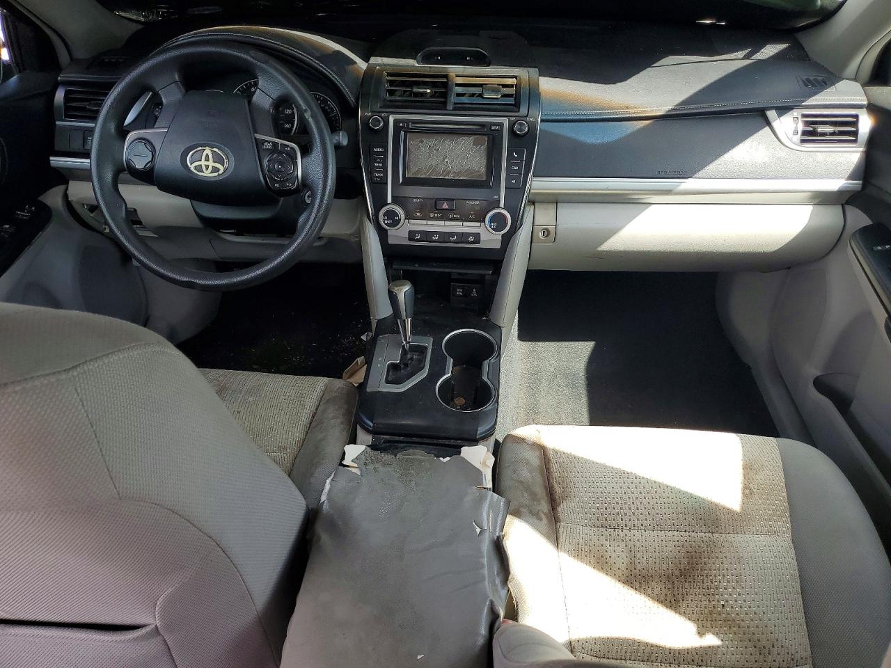 2012 TOYOTA CAMRY LE photo 15