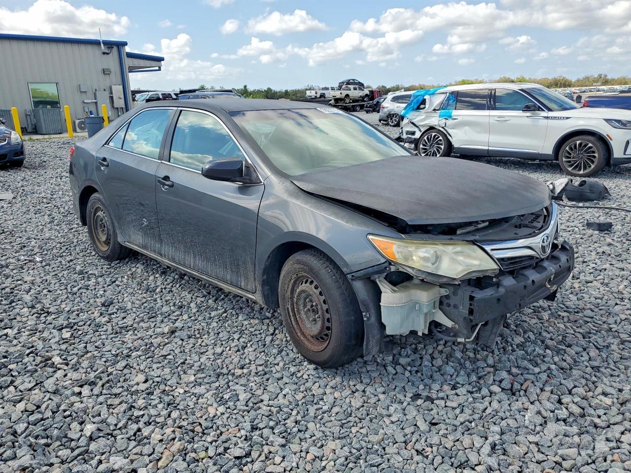 2012 TOYOTA CAMRY LE photo 7