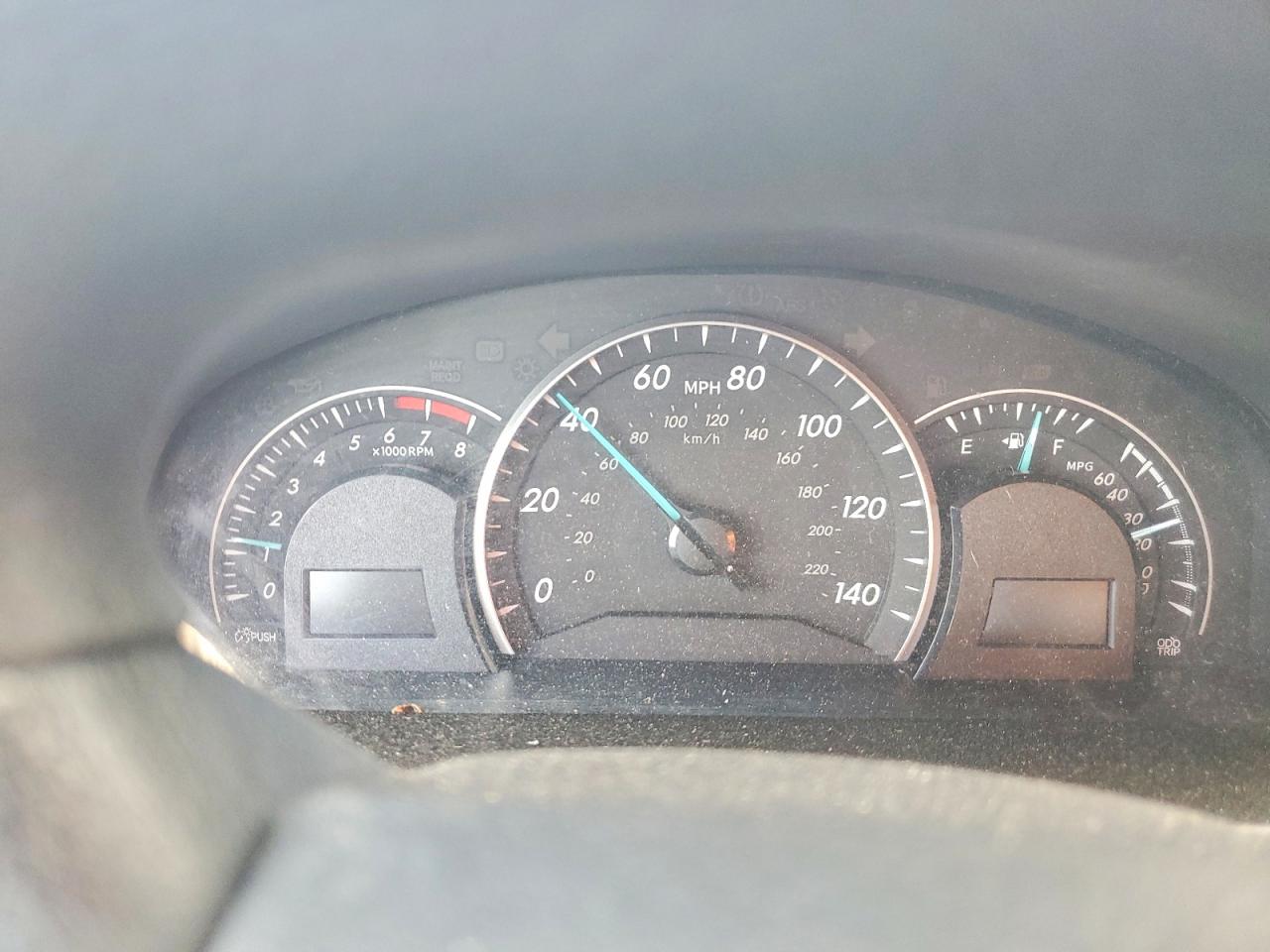 2012 TOYOTA CAMRY LE photo 17