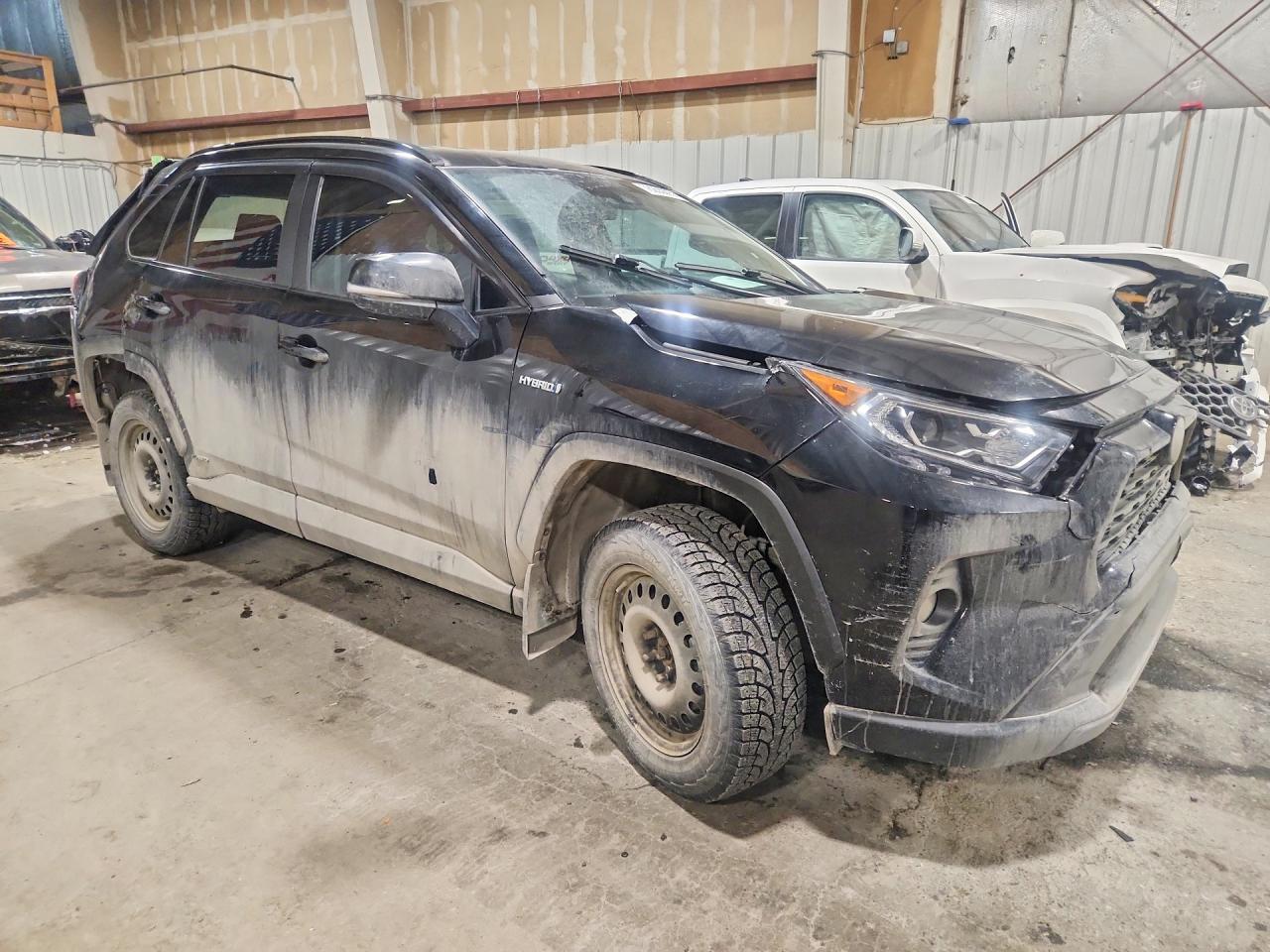 2021 TOYOTA RAV4 XLE photo 10