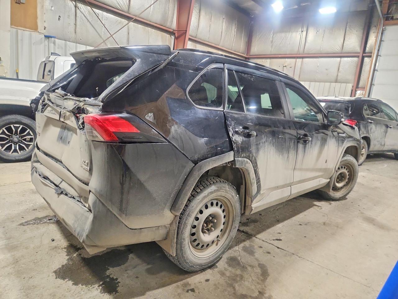 2021 TOYOTA RAV4 XLE photo 7