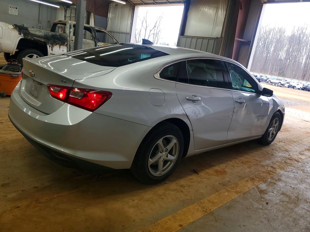 2016 CHEVROLET MALIBU LS photo 3