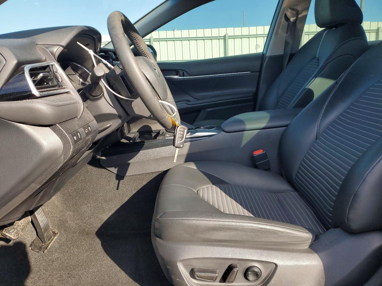 2018 TOYOTA CAMRY SE photo 7