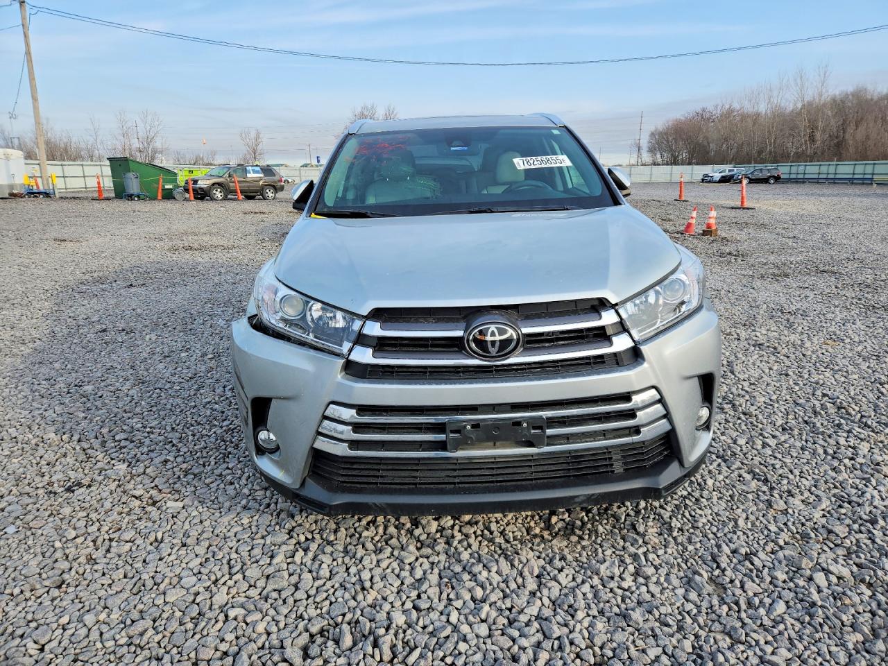 2018 TOYOTA HIGHLANDER LIMITED photo 9