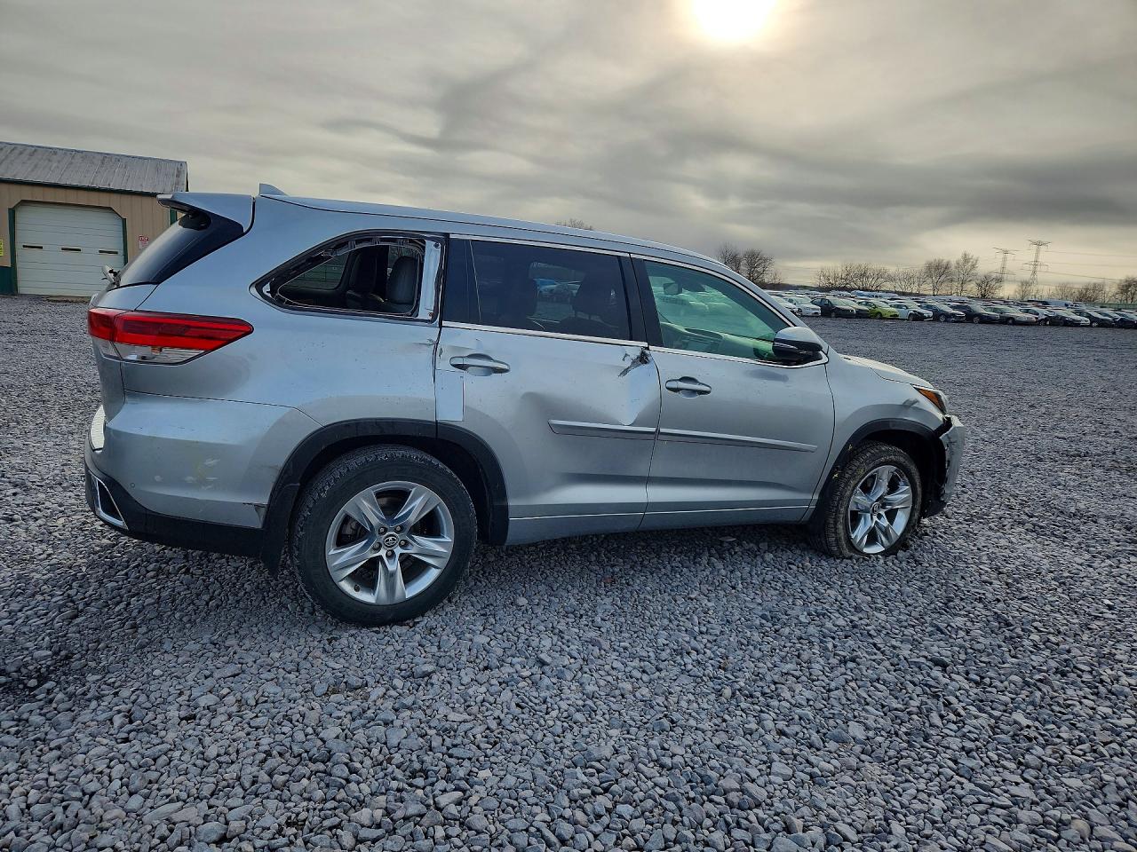 2018 TOYOTA HIGHLANDER LIMITED photo 5