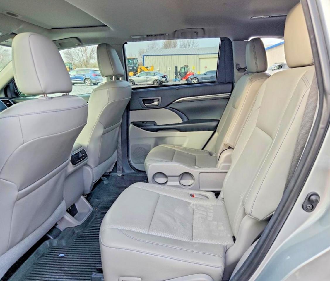 2018 TOYOTA HIGHLANDER LIMITED photo 19