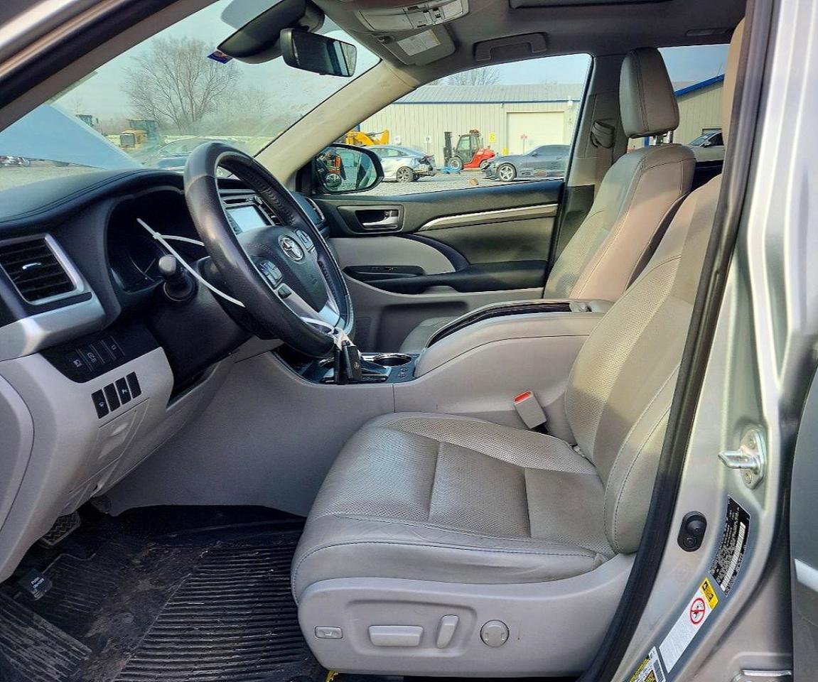 2018 TOYOTA HIGHLANDER LIMITED photo 13