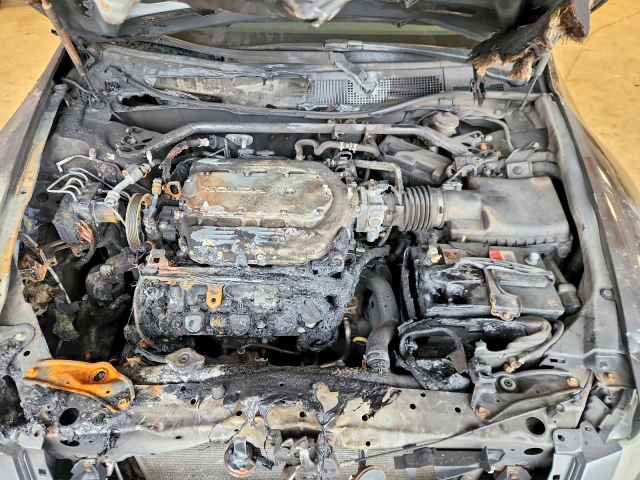 2010 HONDA ACCORD photo 21
