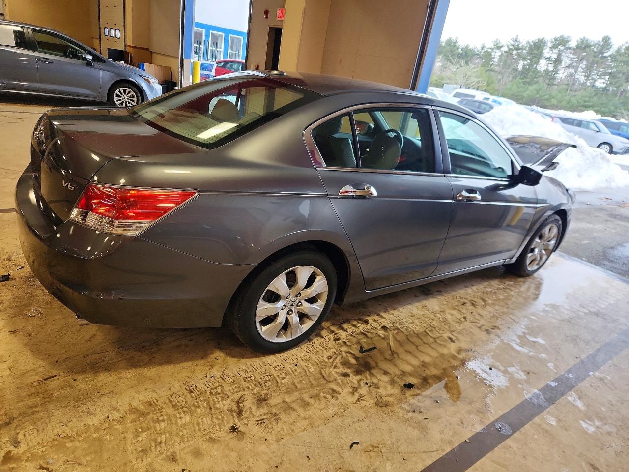 2010 HONDA ACCORD photo 5